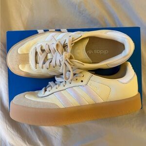 TAN ADIDAS SAMBAE